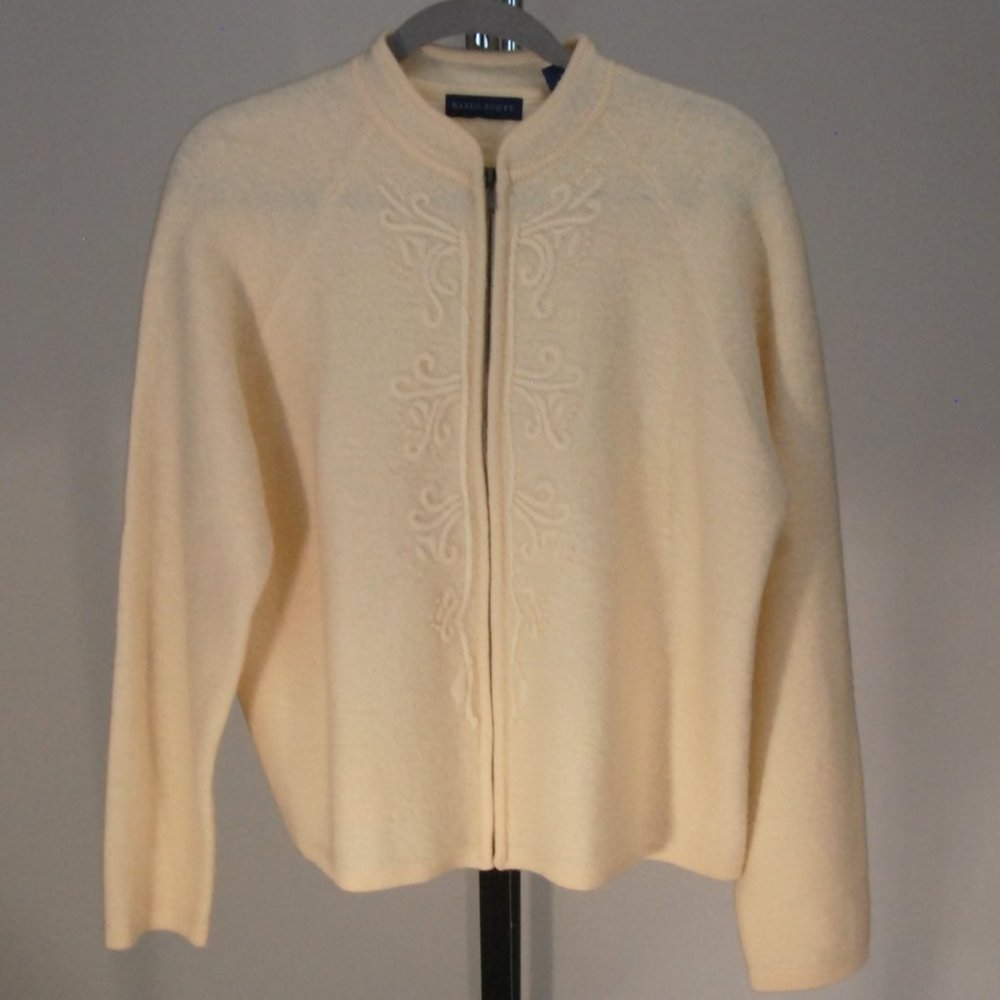 RARE Karen Scott 100% wool zip cardigan in Ivory with embroidered detail